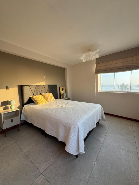 Brand-New Beachfront Luxury at Malecon Seoane Pimentel - 1