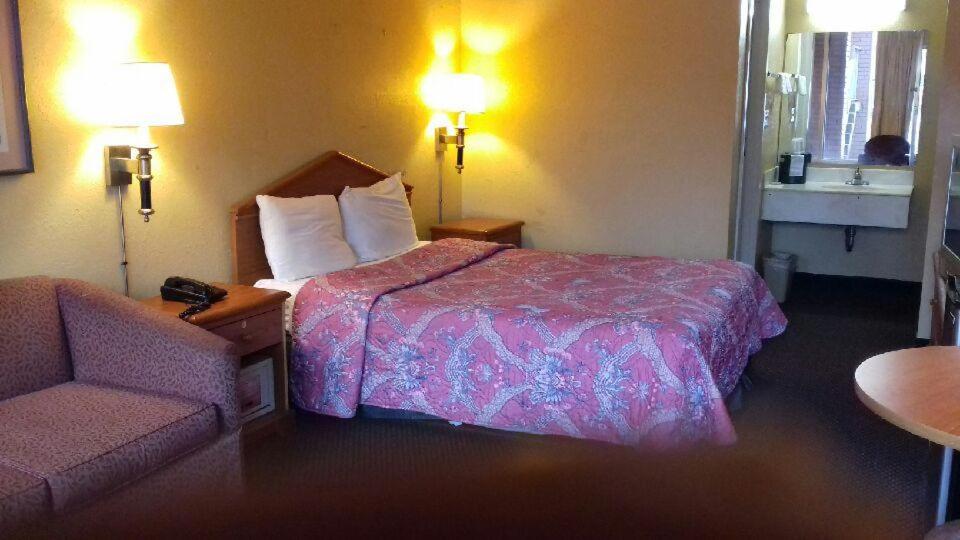 Budgetel Inn and Suites – Birmingham, AL