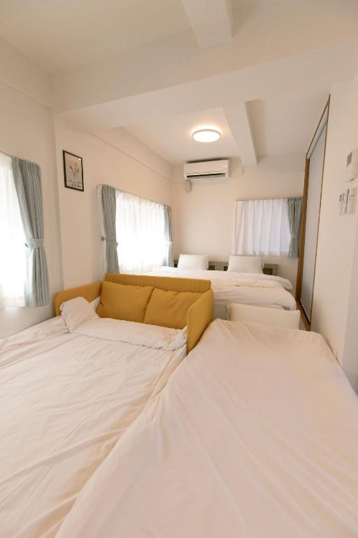 Crane Shibuya 2 stations from Shinjuku 10-minute taxi ride, 28 sqm! Sleeps up to 5, king-size bed, W