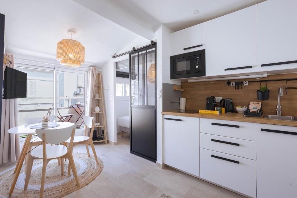 Studio Chanel - central, balcon, clim, proche Palais&Plages - 1
