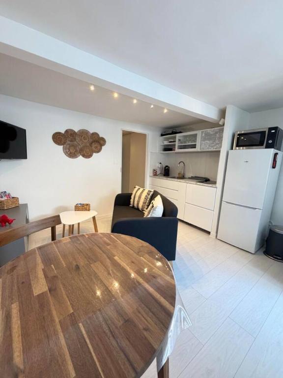 Studio Moderne tout équipé, petit extérieur Nîmes - 1