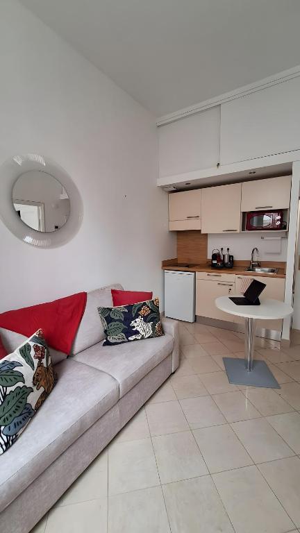 Moliere 1 chambre Cannes centre - 2