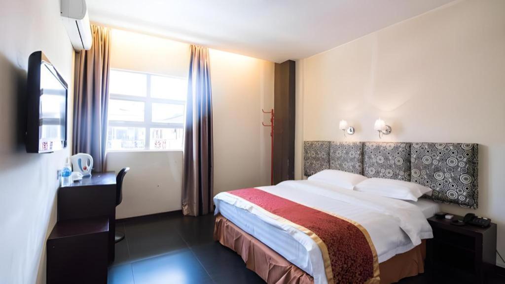 Aston Boutec Hotel Lintas Plaza