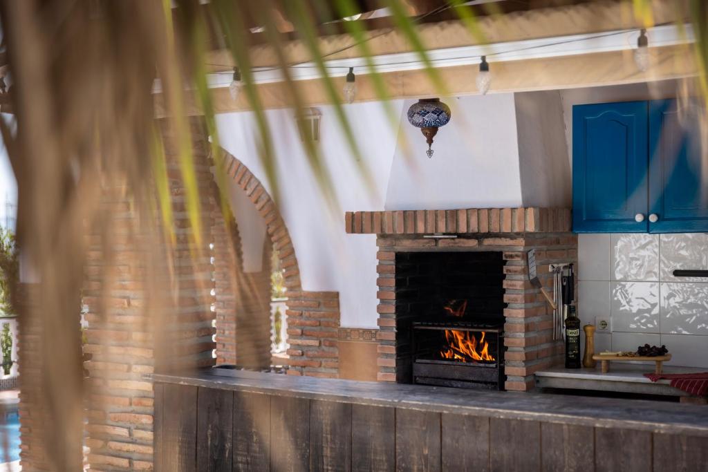 Villa Nerja with Pool, BBQ, Games & Fireplace - 2
