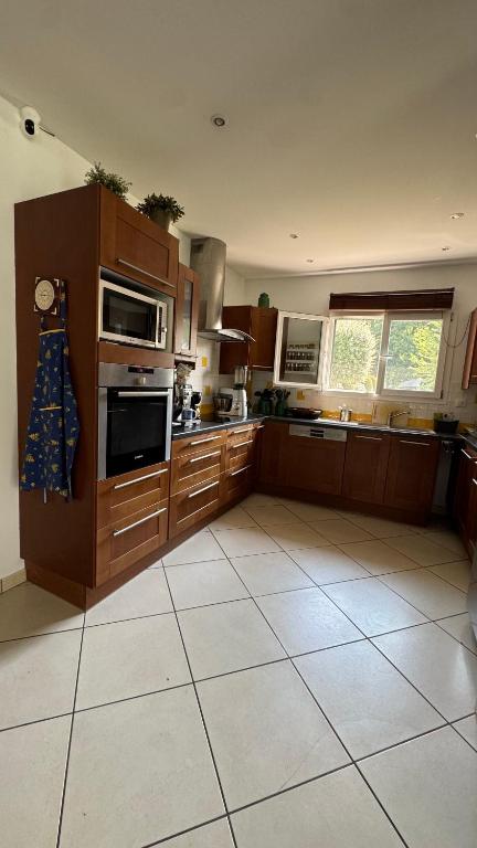 Maison entière 6 personnes, 3 lits, 2 salles de bains, parking, au calme - 3