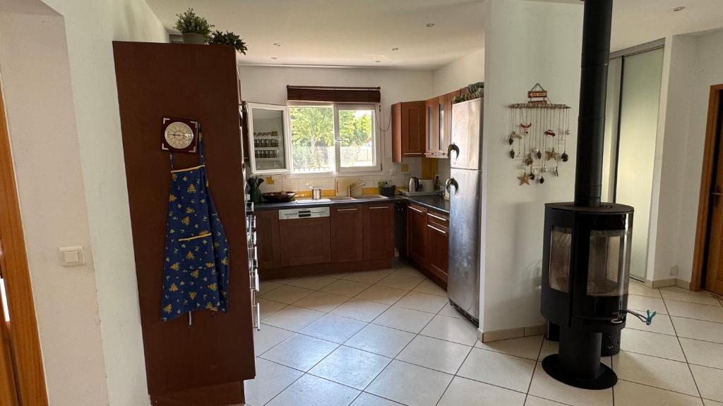 Maison entière 6 personnes, 3 lits, 2 salles de bains, parking, au calme - 2