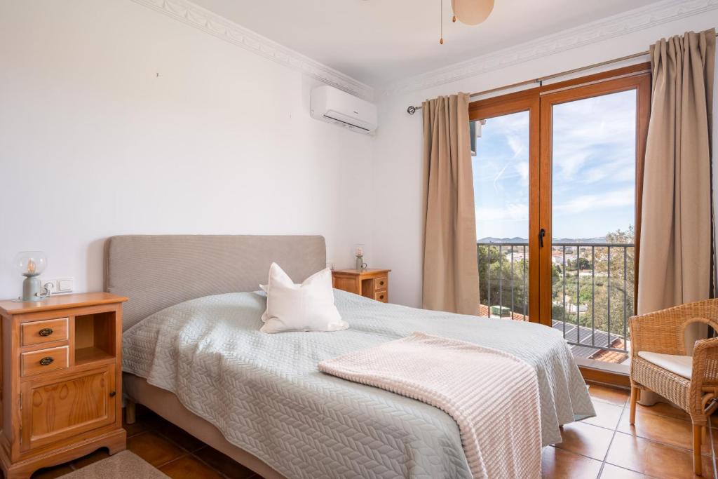 Spacious 4BR Townhouse | Private Rooftop Terrace - 3
