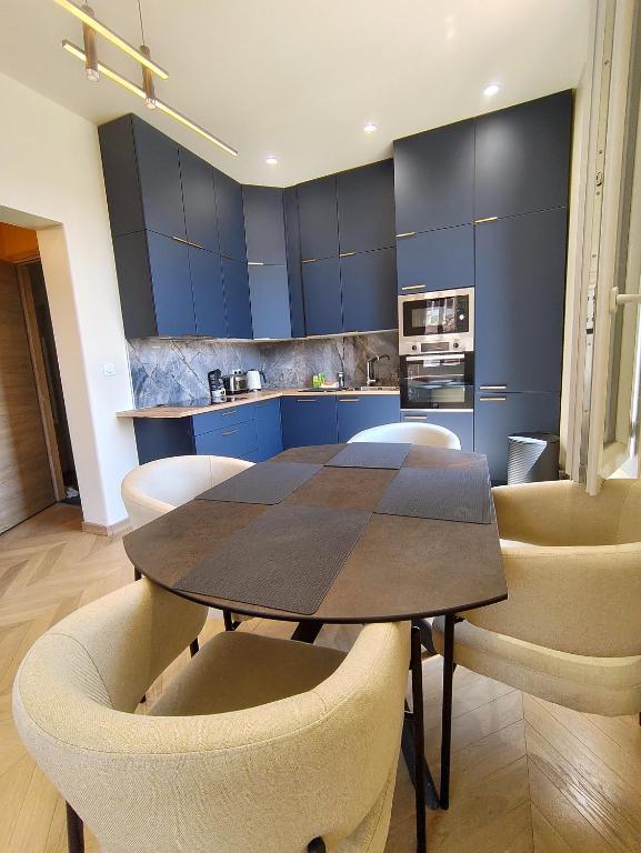 28 av J-Richepin - 5