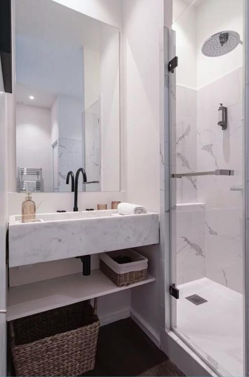 Elegant Saint Residence - 2