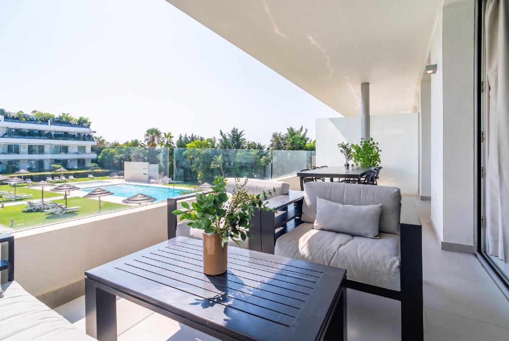 Cubo's Bel-Air Estepona Apartment - 3