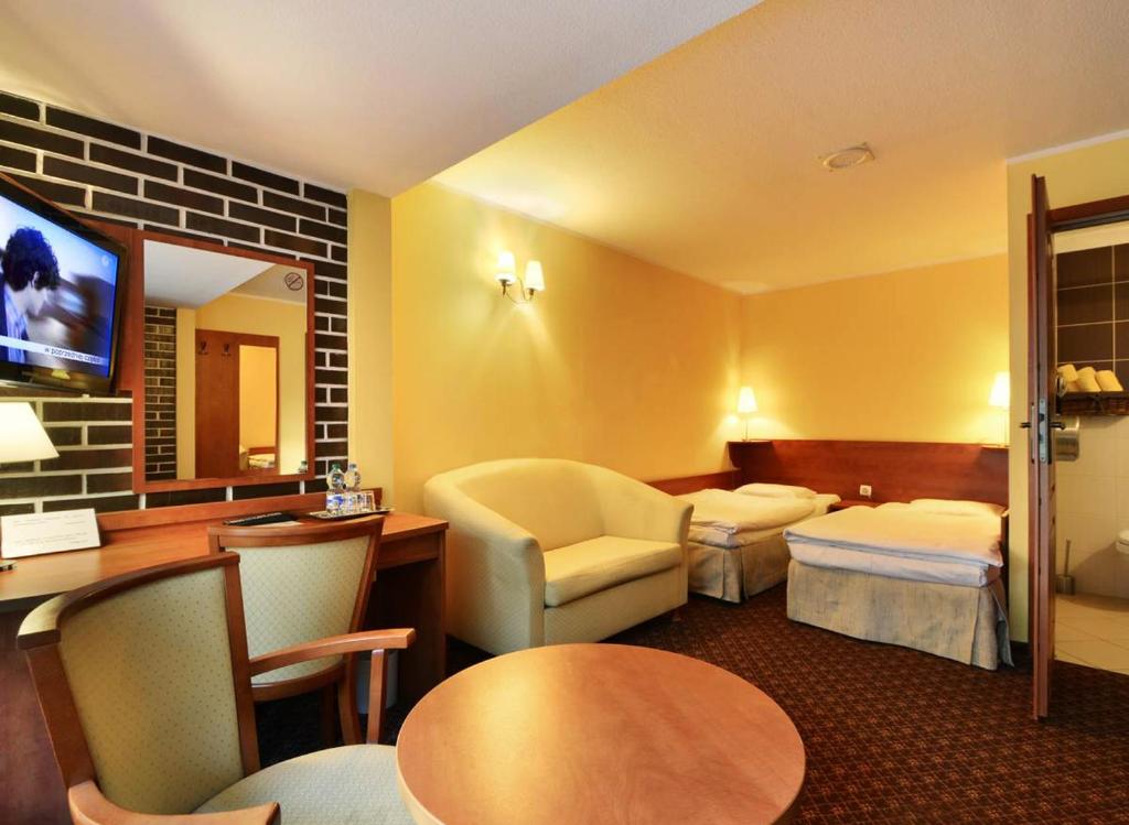 Hotel Restauracja Tajemniczy Ogrod — Hotel in Poznan