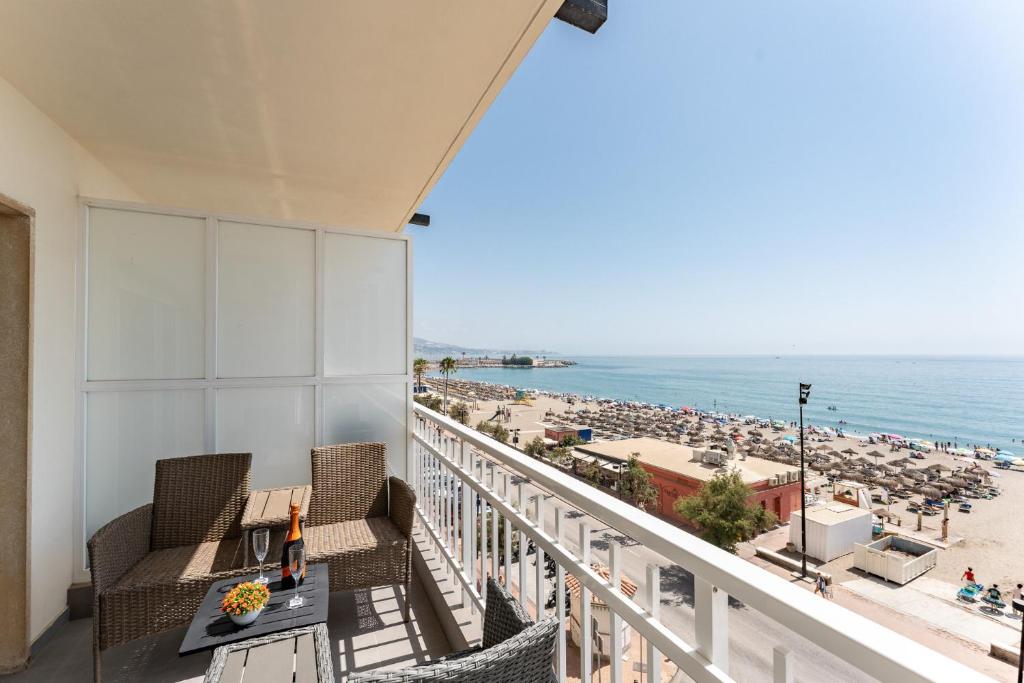 MalagaSuite Niza II Fuengirola Apartments - 4