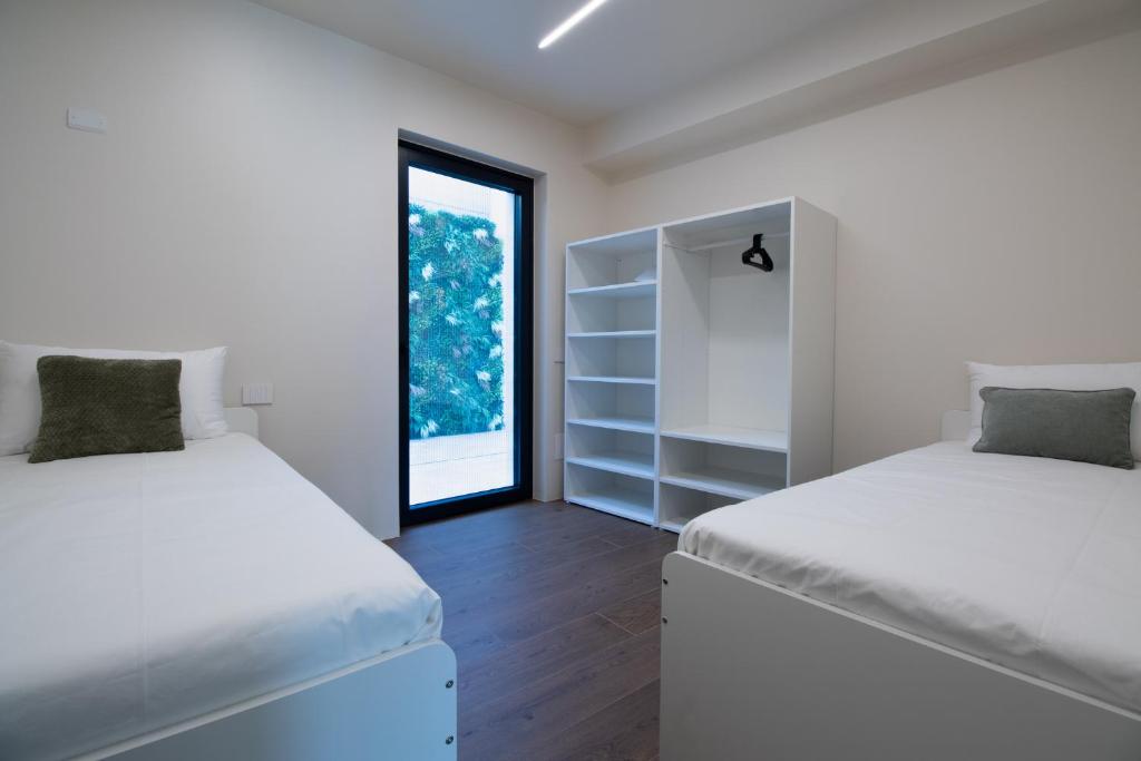 GuestHost - Cozy Apartment with Parking - 3