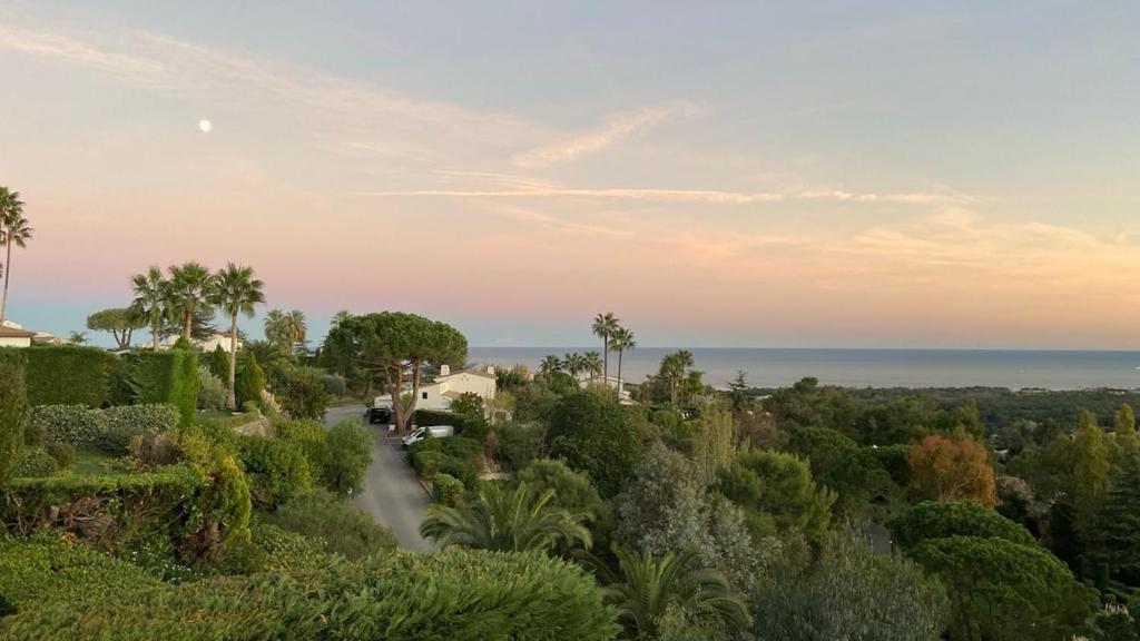 Apartment with sea view in Provence, private residence Les Hauts de Vaugrenier - 1