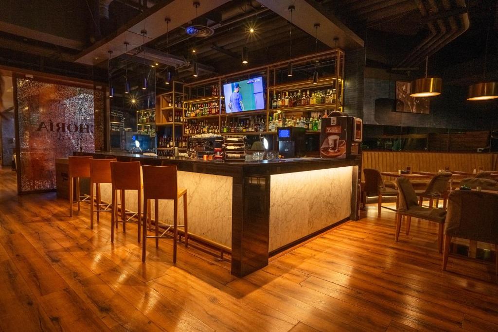 Bar/ Salón