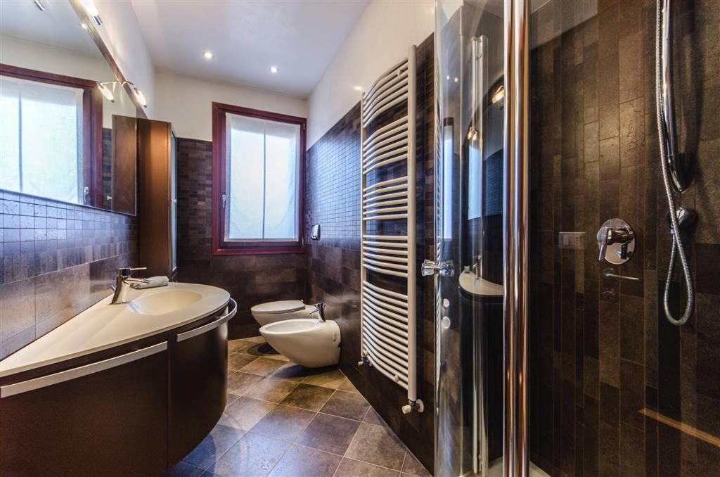ELEGANT AND WIDE FLAT 5 min FROM THE TRAIN STATION - 2