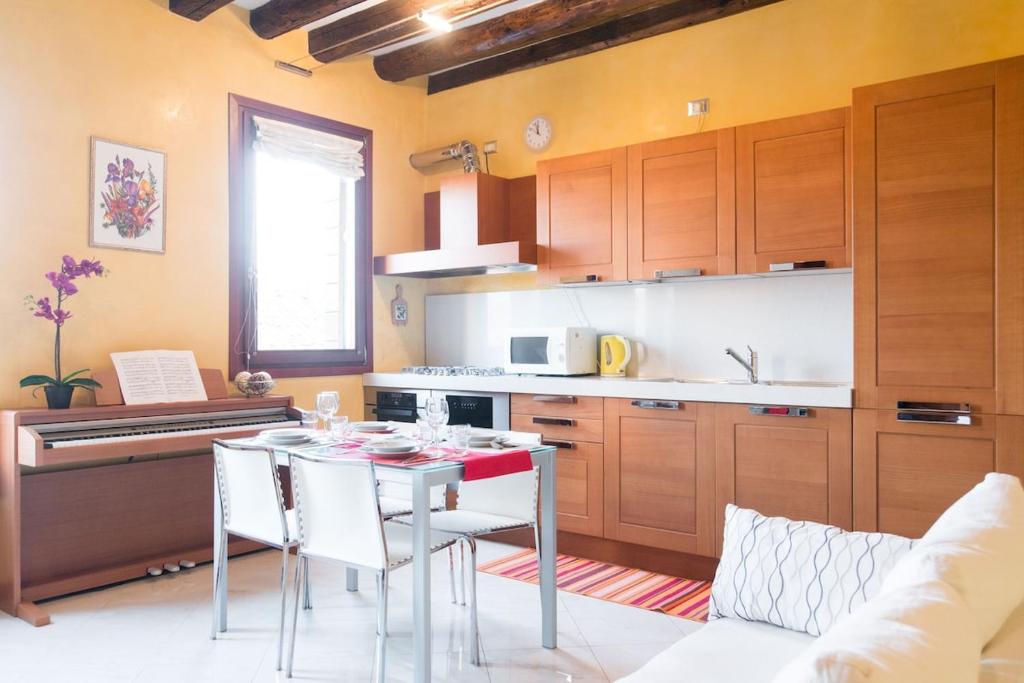 ELEGANT AND WIDE FLAT 5 min FROM THE TRAIN STATION - 3