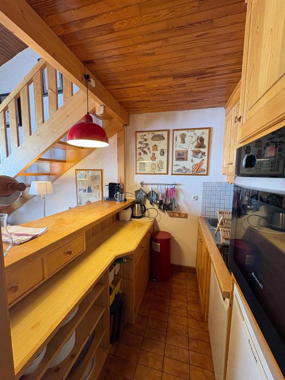 Ski-in Ski-out Apartment in Meribel Mottaret, Trois Vallees - 5