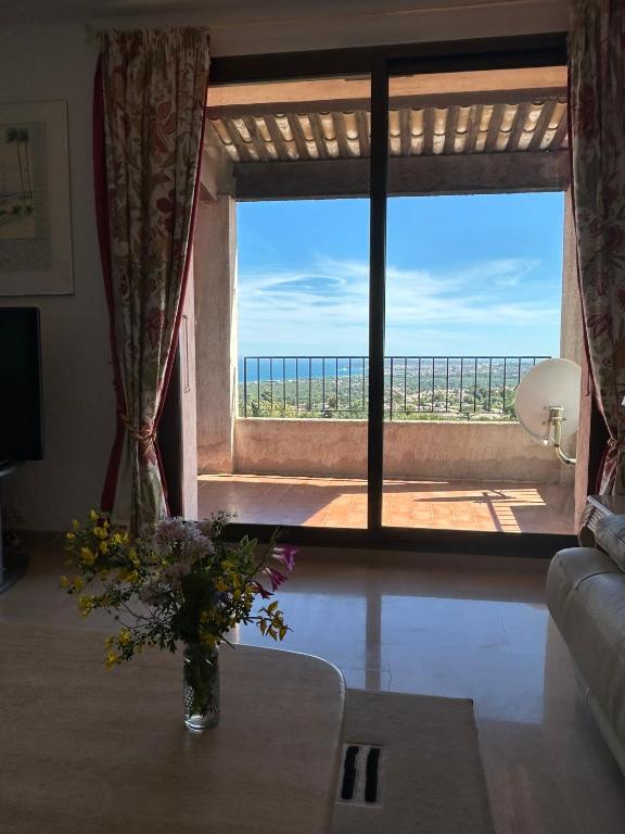 Vue mer Cap d'Antibes - Balcon - Résidence privée gardée - 80m2 - 2