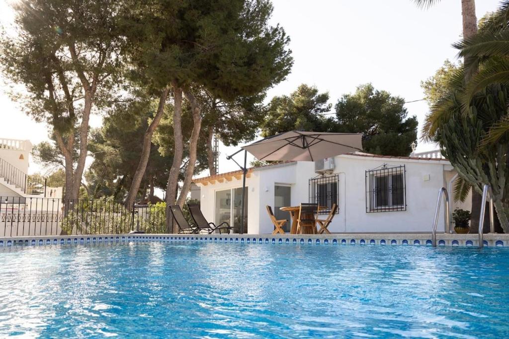 Casa Clemence, private pool, by Theka Services - 2