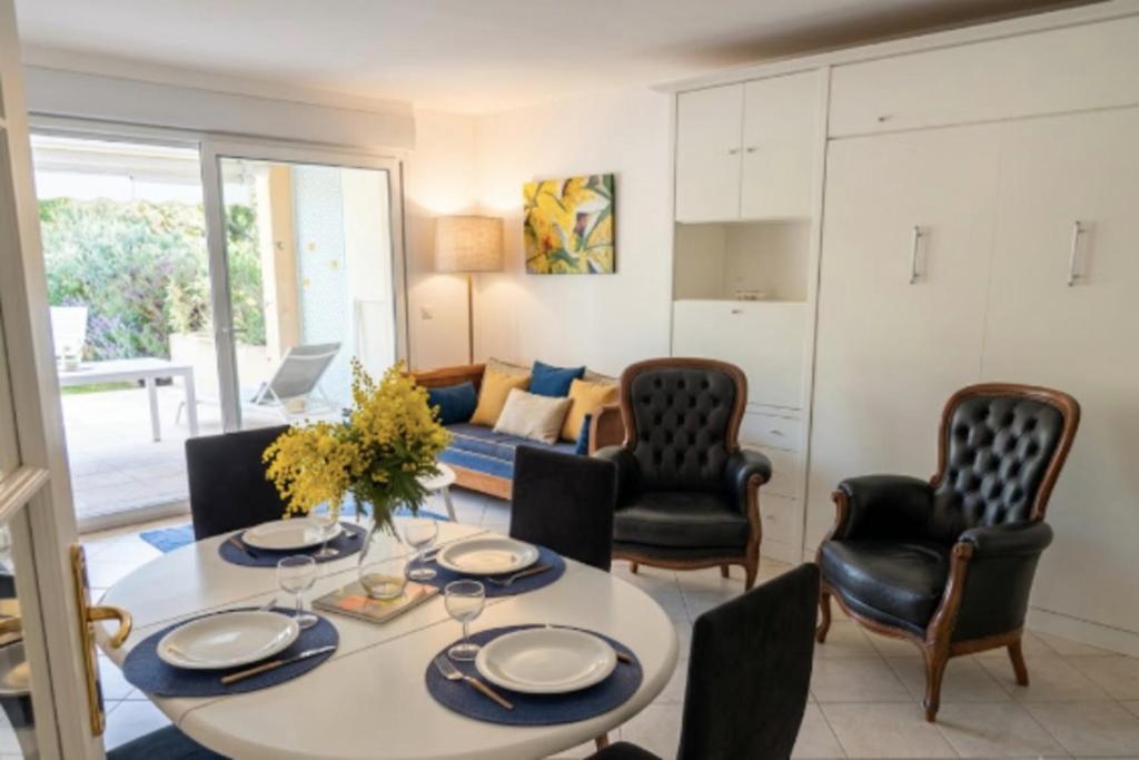 Apartment with pool and garden in Saint Aygulf - 5
