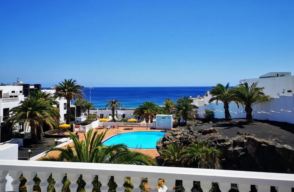 Caleton Blanco, lovely 2 bed apartment with sea views - 1
