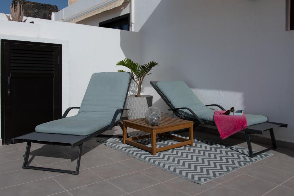 Caleton Blanco, lovely 2 bed apartment with sea views - 3