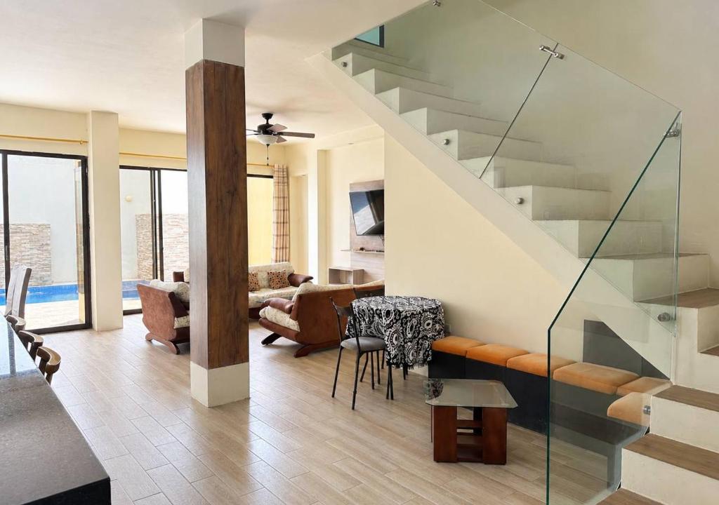 Luxury Beach House 5 Bedrooms Private Pool & BBQ - 3