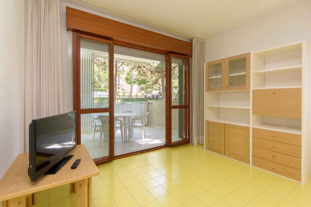 Apartments with Pool in Lignano 35684 - 4