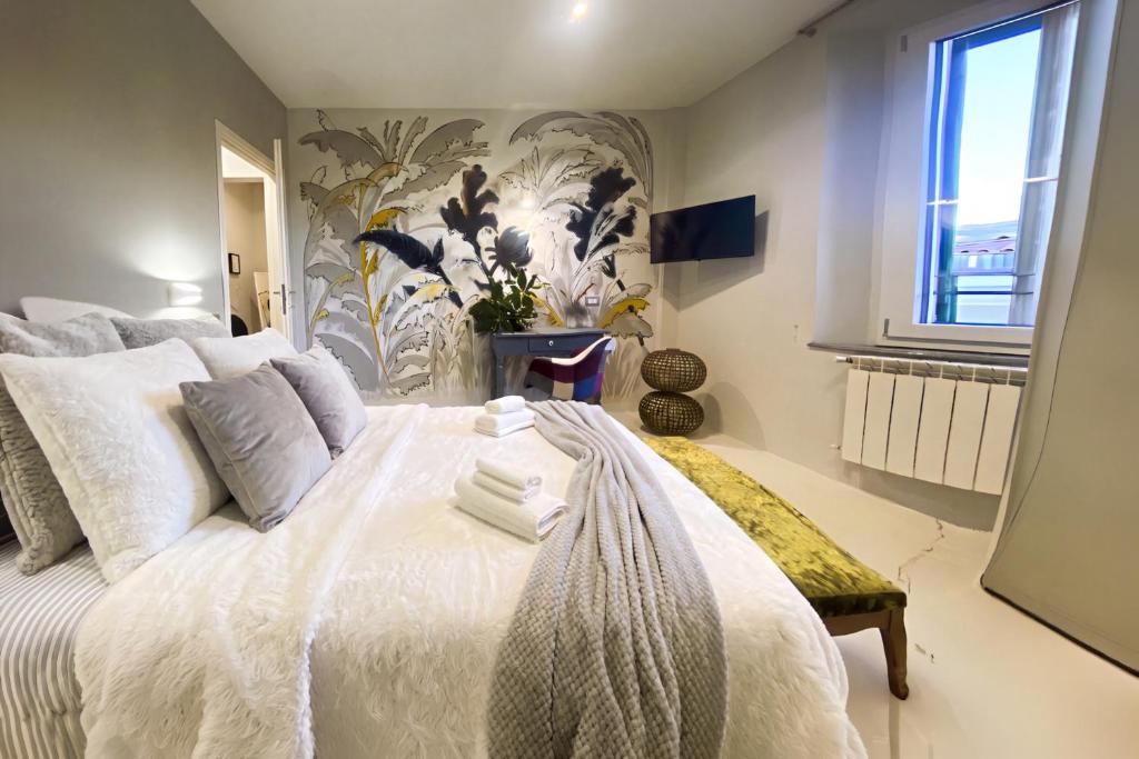 Signature Design & Panoramic Views - 3