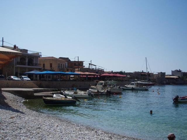 Akti Kamares photo