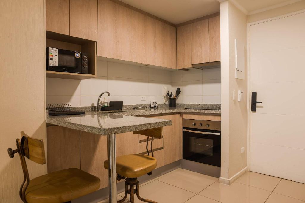Santiago Modern 1BR with Balcony Kitchen & WiFi - 3