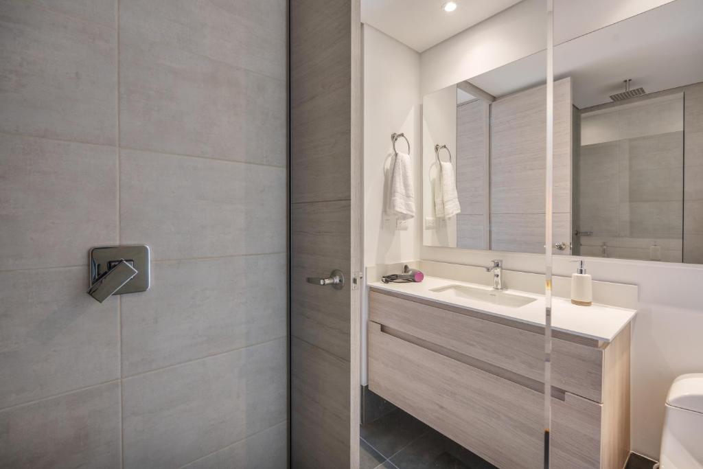 Grand by iHost - 3