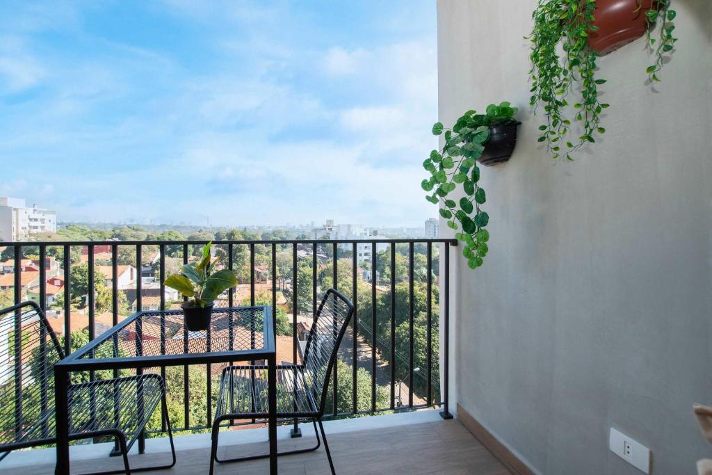 Stylish Hassler One-Bedroom with Pool Gym - 5
