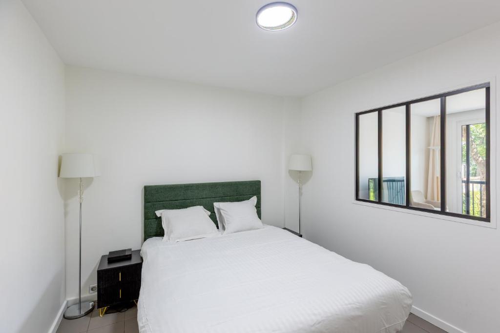 Trocadero - Elegant 2BR - Terrace - 2
