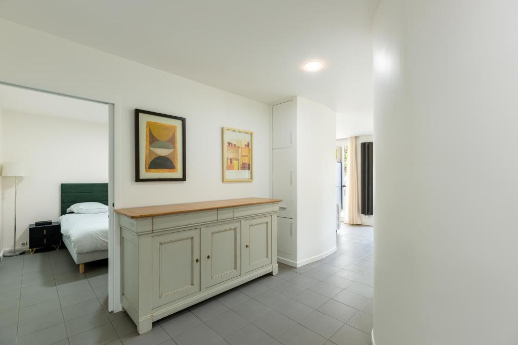 Trocadero - Elegant 2BR - Terrace - 5