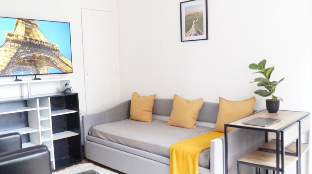 Charming Apartment Near Eiffel Tower, Shops & Transport - 5