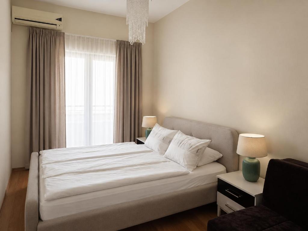 MareSol Apartment Budva with Sea View Terrace - 5