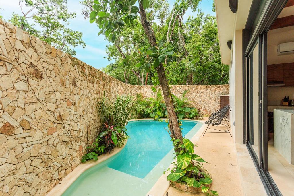 Eco Luxury with Garden Bathtub and Private Pool - 1