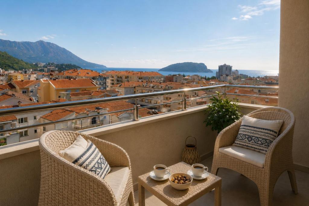 MareSol Apartment Budva with Sea View Terrace - 1