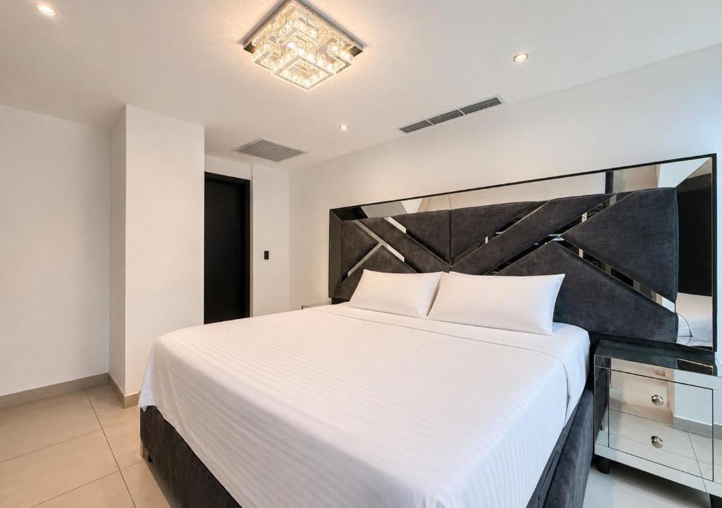 Departamento con habitaciones cerca de centro comercial, aeropuerto - 2