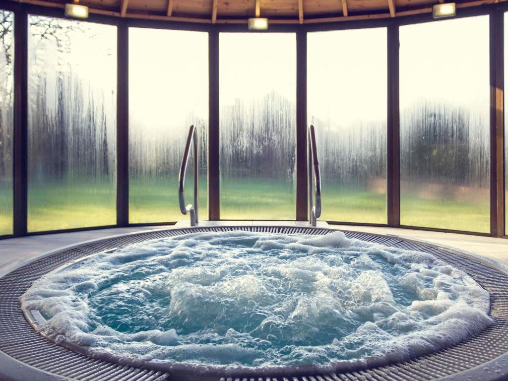 Mercure Hull Grange Park Hotel 外観