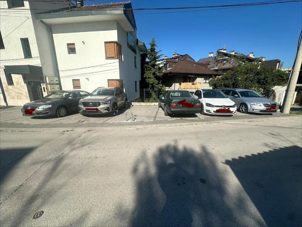 Modern Cozy Apartment Free Parking Near Center - 5