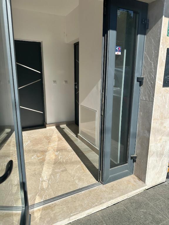 Modern Cozy Apartment Free Parking Near Center - 4