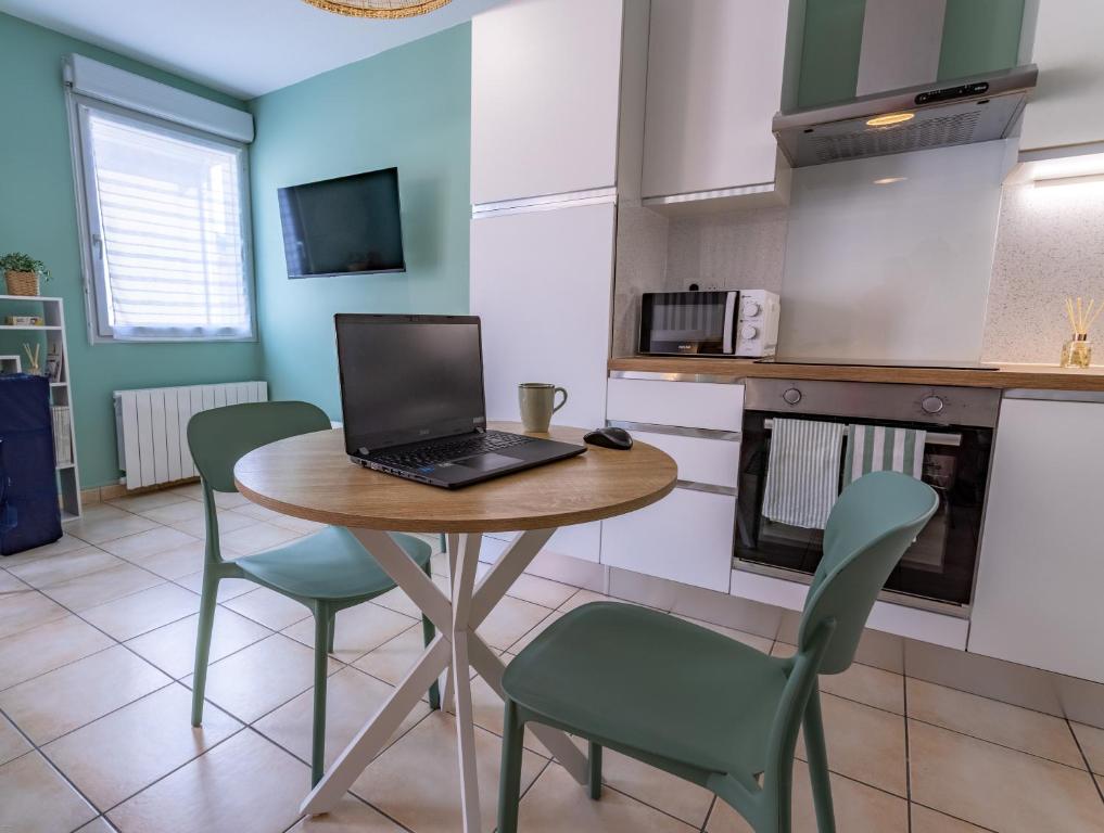Proche Gare, Parking privé, Wifi, Rénové, Ventilateur, Centre ville - 4