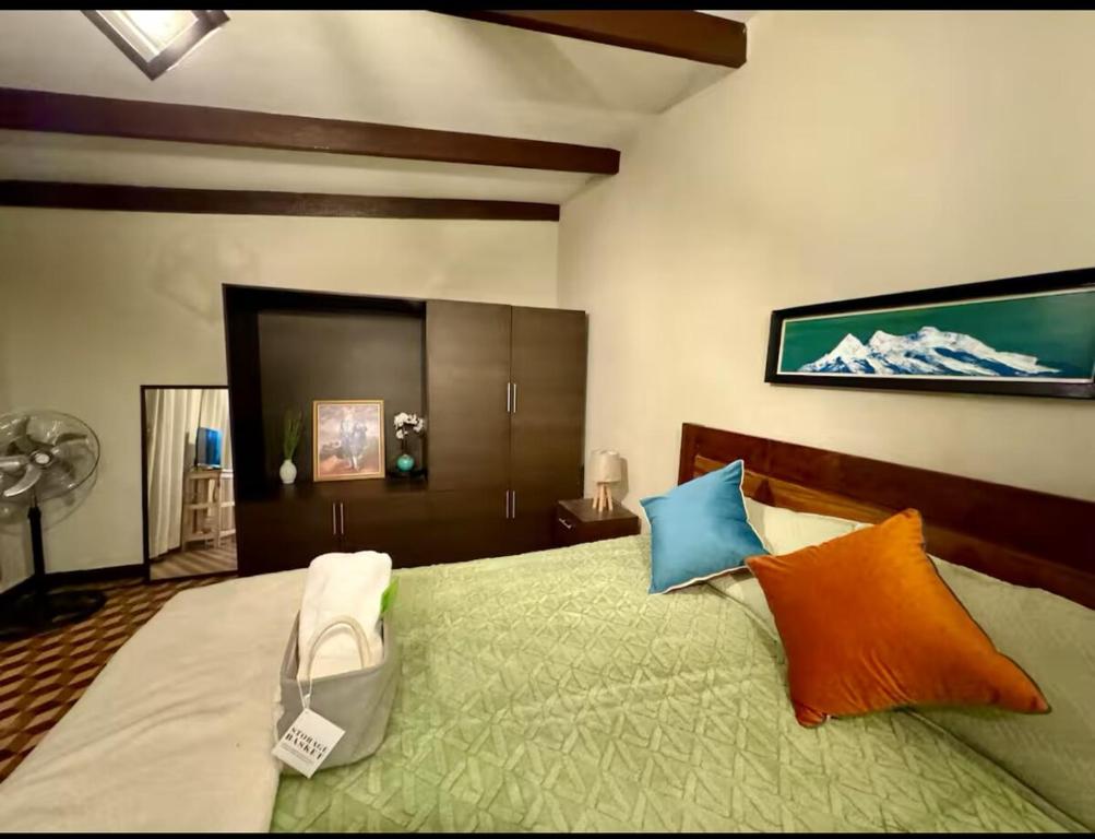 Casita Vintage with a Grill, Patio and Parking - 5