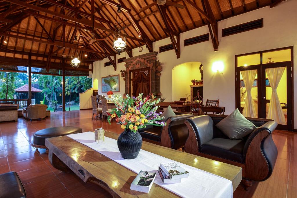 Banyualit Spa 'n Resort Lovina photo