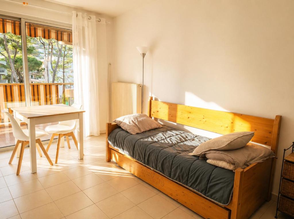Studio with Terrace - 3 Swimming Pools - Close to the Beaches and Cannes Private Gated Park - Holiday Apartment Vacation Rental Seasonal Rental - 5
