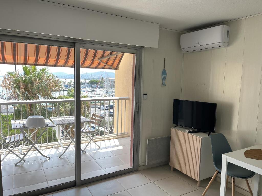 Le Capitole B 302, studio 26m2, clim, 2 adultes 2 enfants - 5