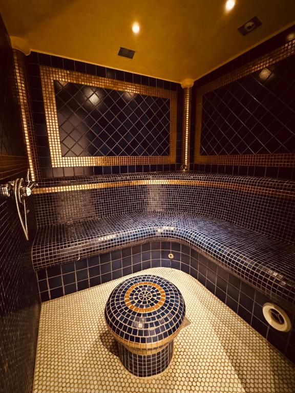 Steamroom